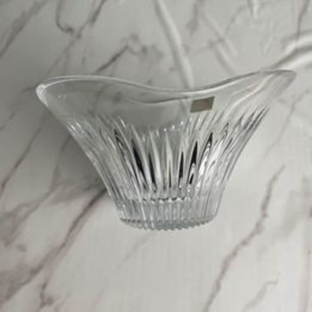 New In Box Vintage Mikasa Crystal Meridian 7in Accent Bowl